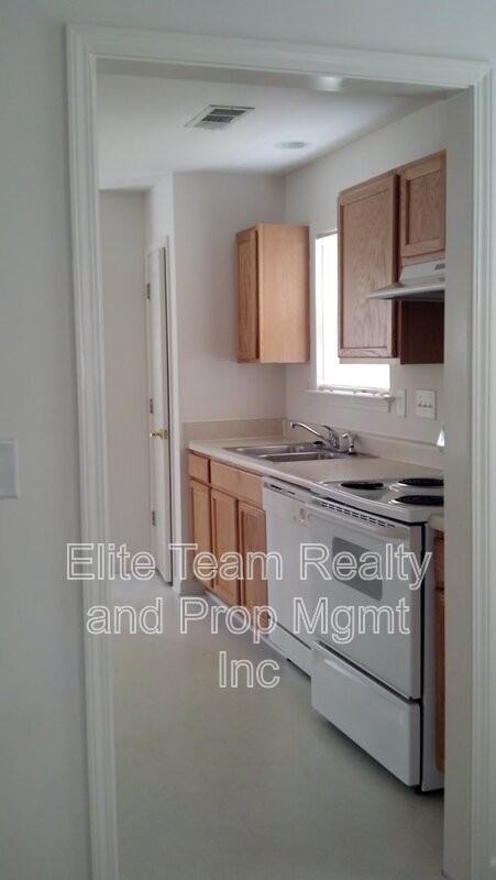 111 Fairmont Cir - Photo 3 of 11