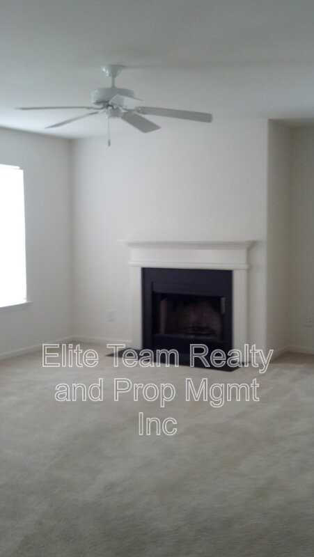 111 Fairmont Cir - Photo 4 of 11