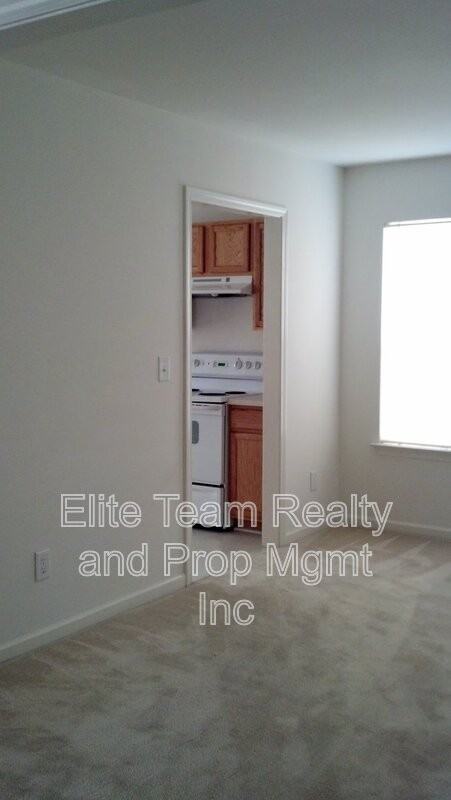 111 Fairmont Cir - Photo 5 of 11