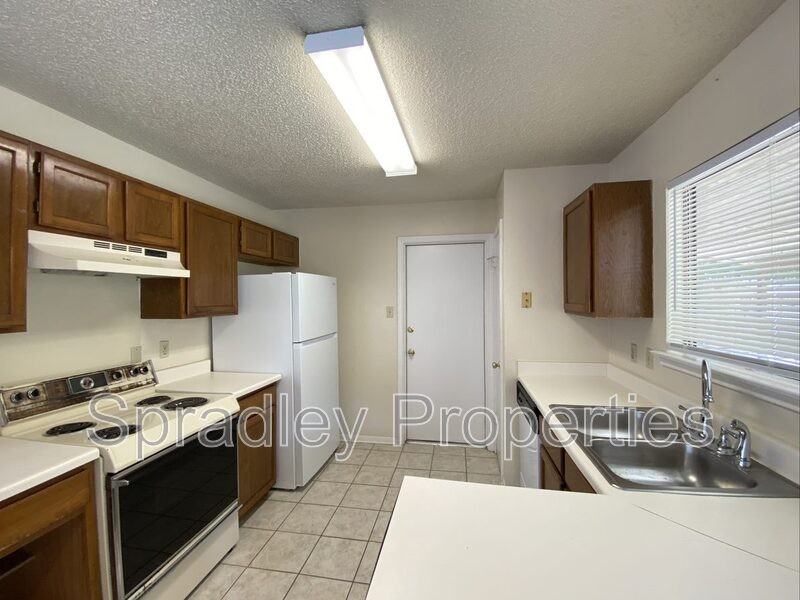 4801 Stone Ridge Dr - Photo 4 of 11
