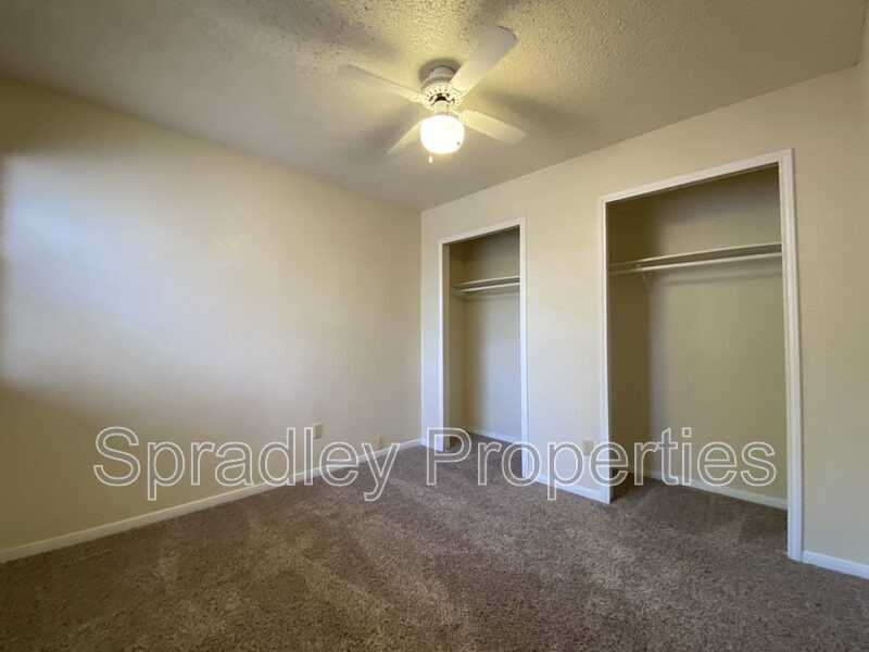 4801 Stone Ridge Dr - Photo 6 of 11