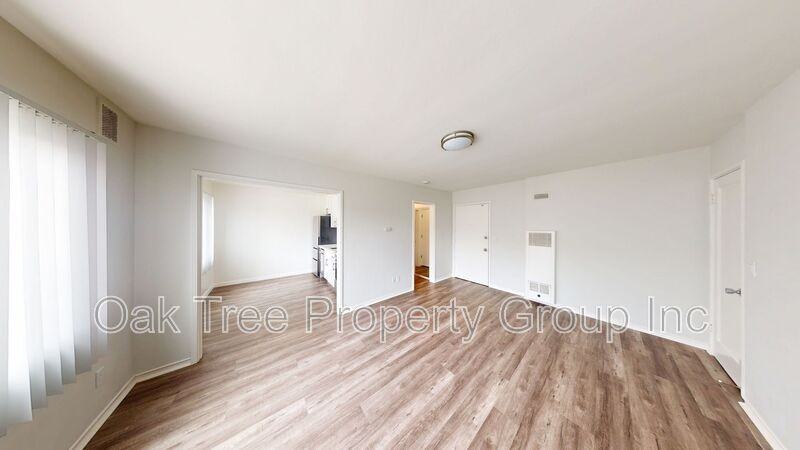 450 28th St #303 - Photo 2 of 18