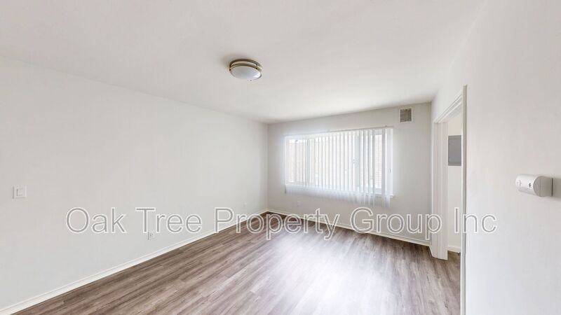 450 28th St #303 - Photo 5 of 18
