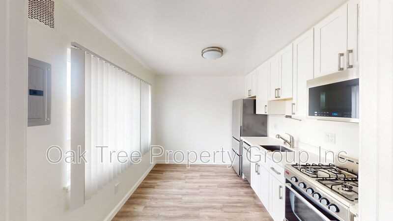 450 28th St #303 - Photo 6 of 18