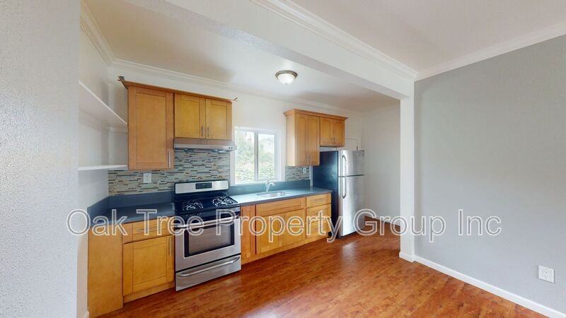 884 32nd St #884 - Photo 4 of 24