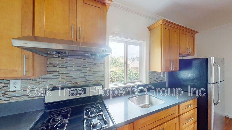 884 32nd St #884 - Photo 5 of 24