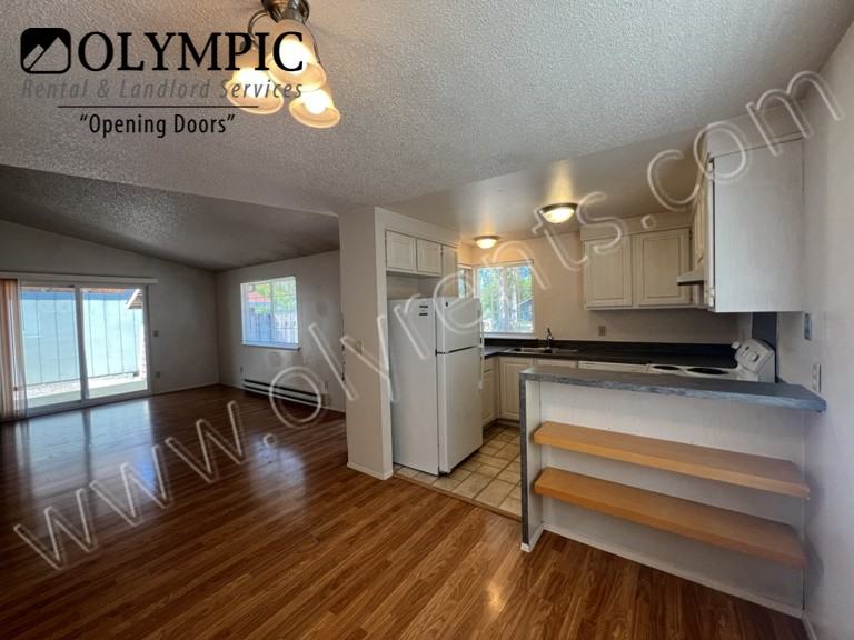 4940 Cottage Ln Se - Photo 4 of 18