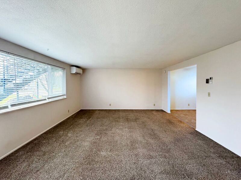 345 Moore St - Photo 5 of 25