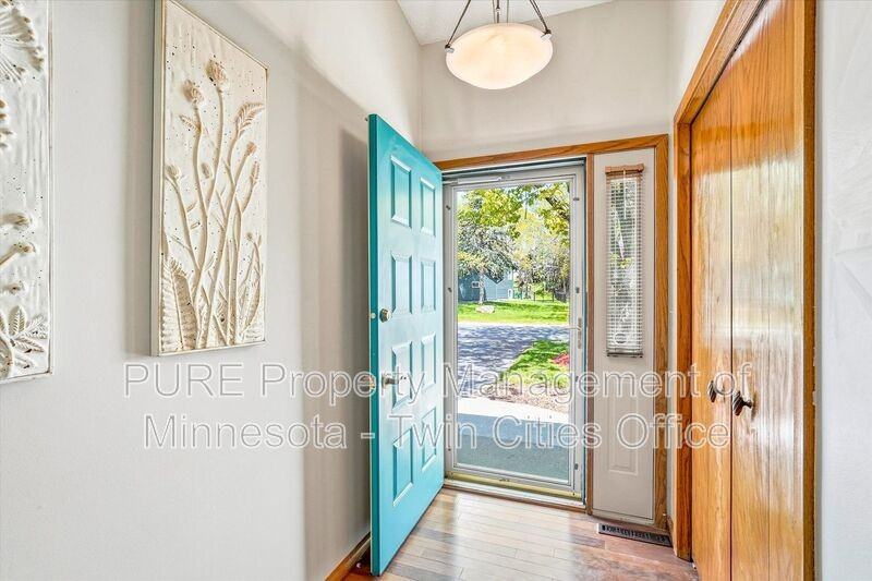 10247 Nottingham Trl - Photo 3 of 49
