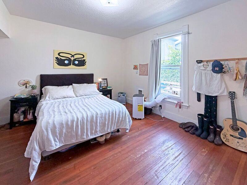 1588 Patterson St - Photo 6 of 25