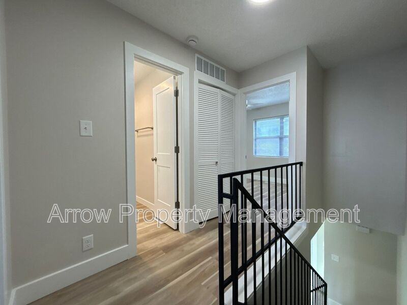 1218 S Jackson St - Photo 7 of 13