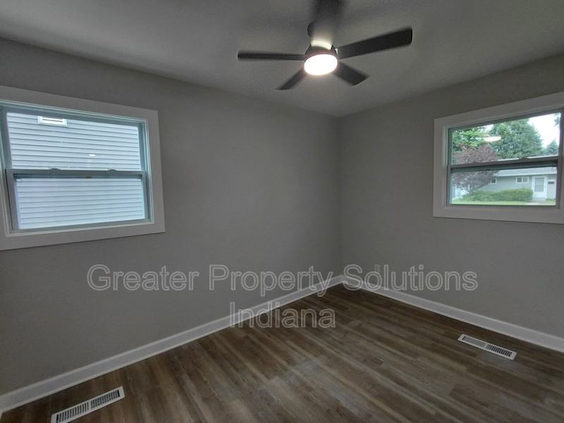 8118 Robertson Pl - Photo 4 of 12