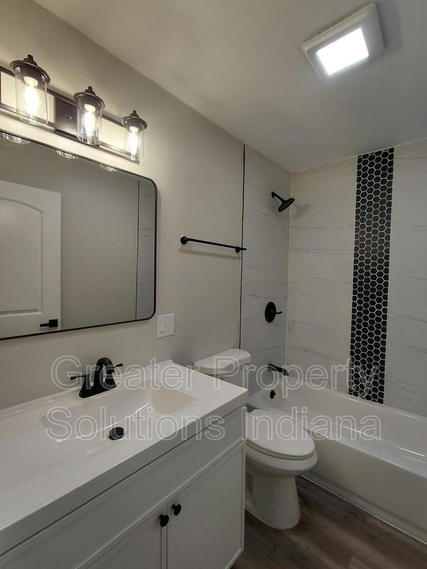 8118 Robertson Pl - Photo 6 of 12