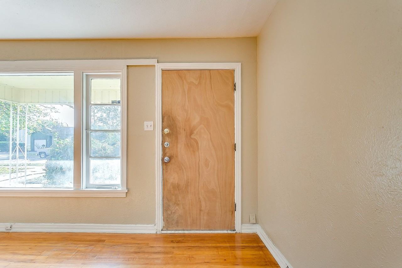 3928 Winfield Ave - Photo 2 of 33