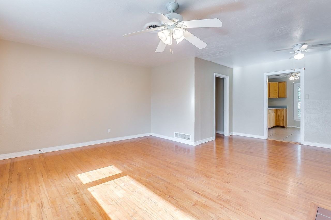 3928 Winfield Ave - Photo 5 of 33