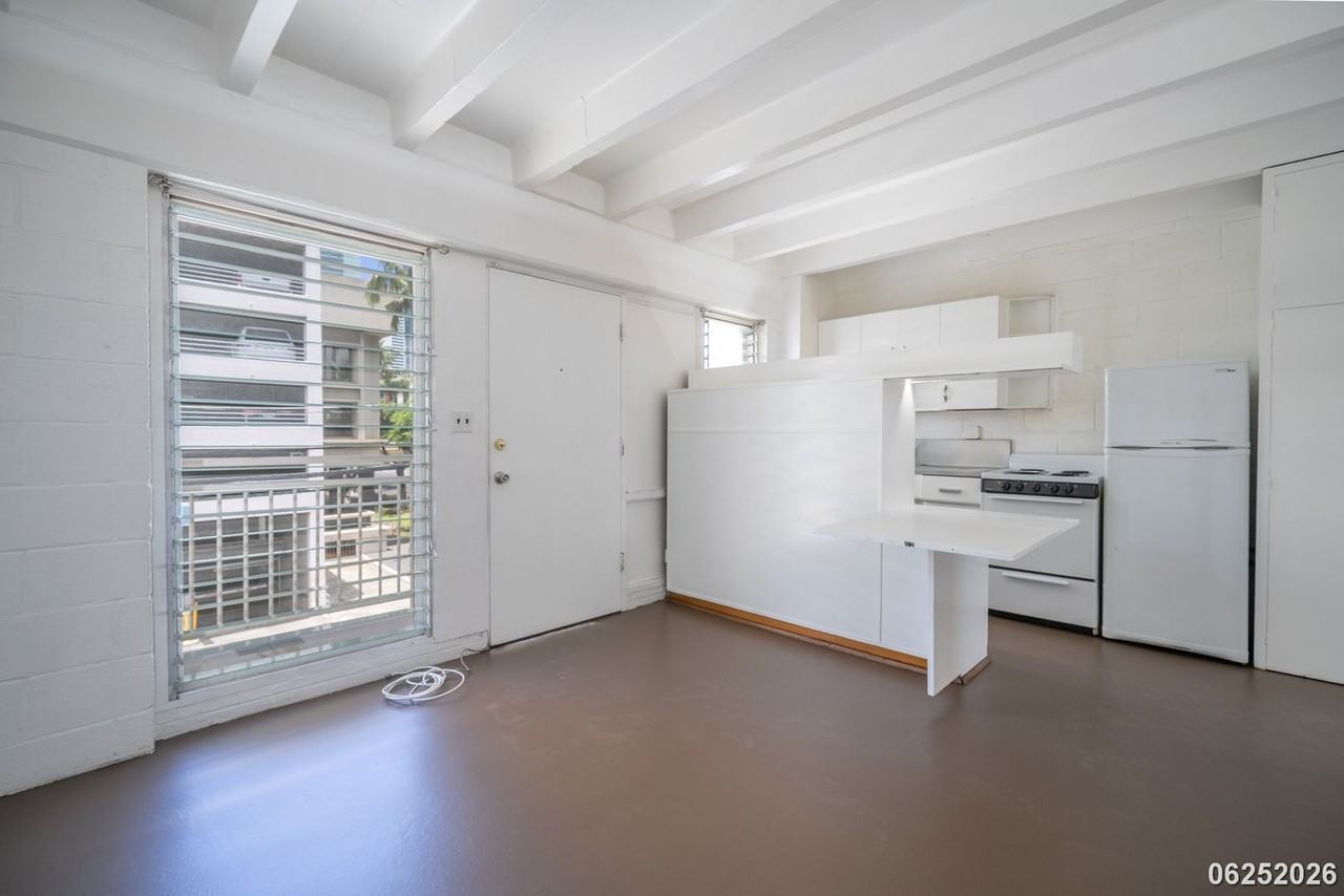 629 Piikoi St #L - Photo 4 of 16