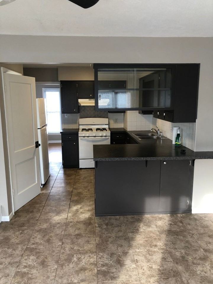 1130 Easton Ave - Photo 2 of 9