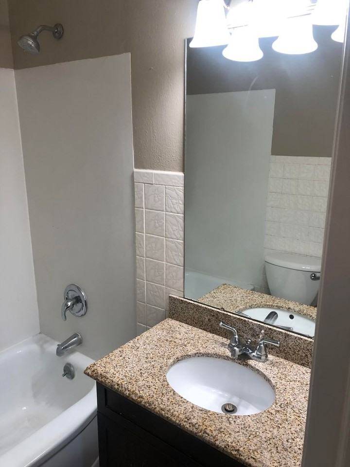 1130 Easton Ave - Photo 3 of 9