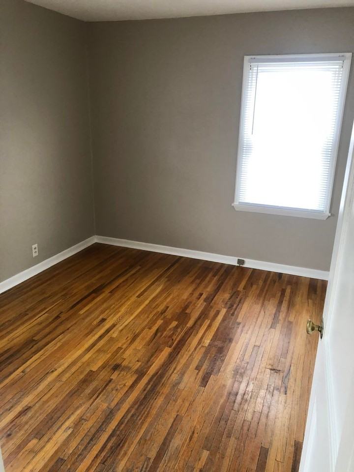 1130 Easton Ave - Photo 4 of 9