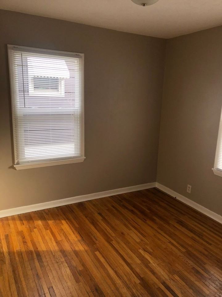 1130 Easton Ave - Photo 5 of 9