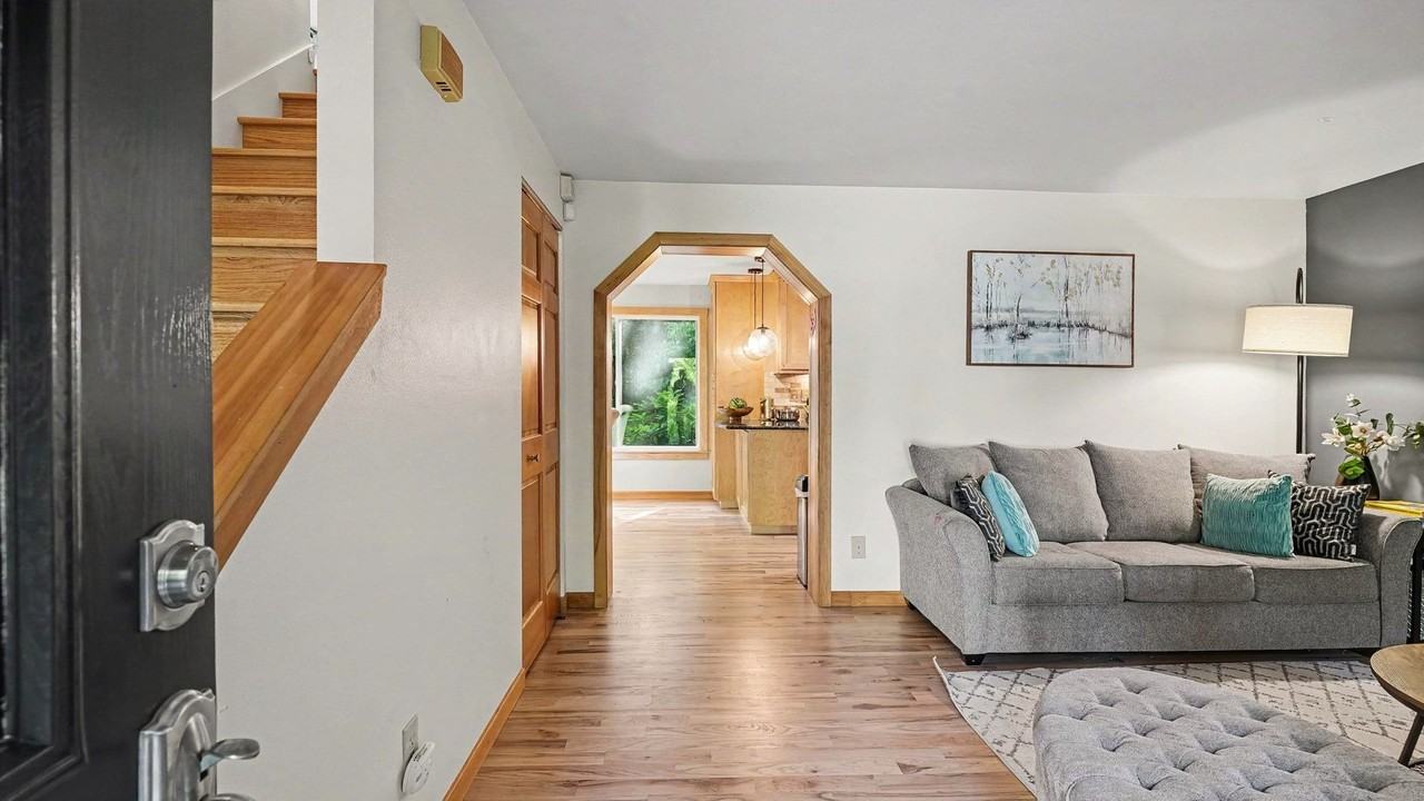 27523 Ne 31st Ct - Photo 2 of 17