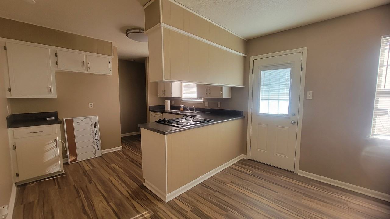 17722 Michael Todd Ln - Photo 5 of 35