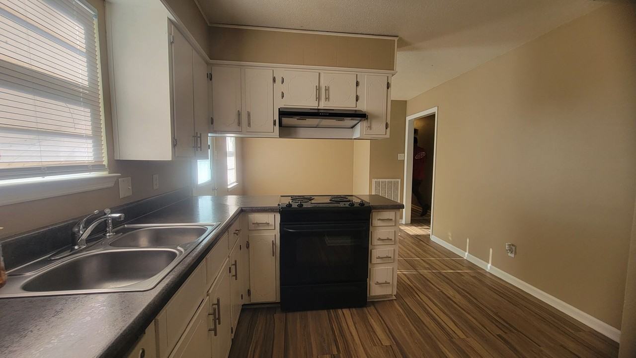 17722 Michael Todd Ln - Photo 7 of 35
