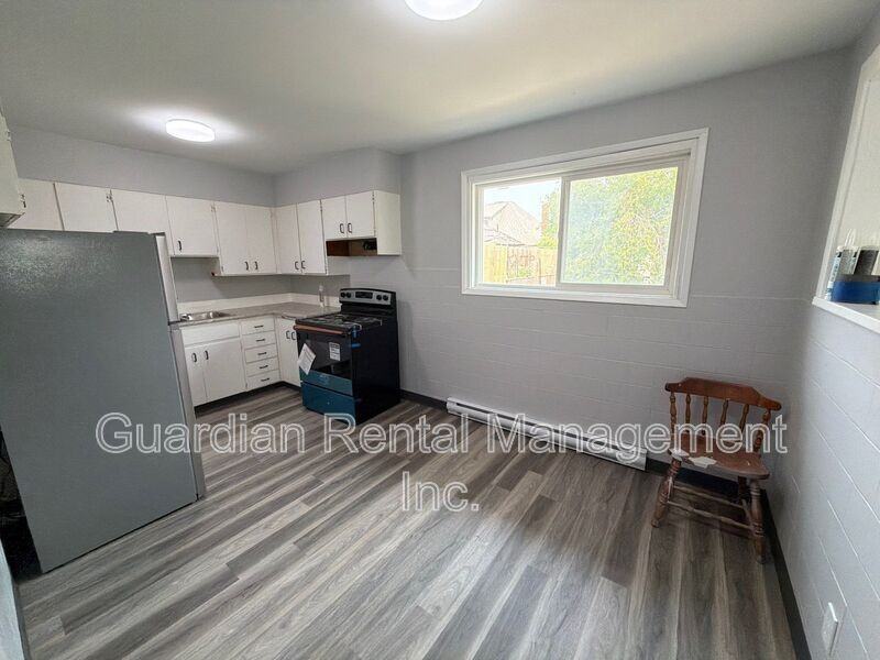 140 Frederica St E #3 - Photo 2 of 15