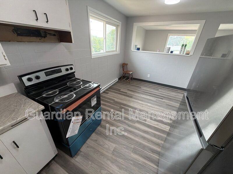 140 Frederica St E #3 - Photo 5 of 15