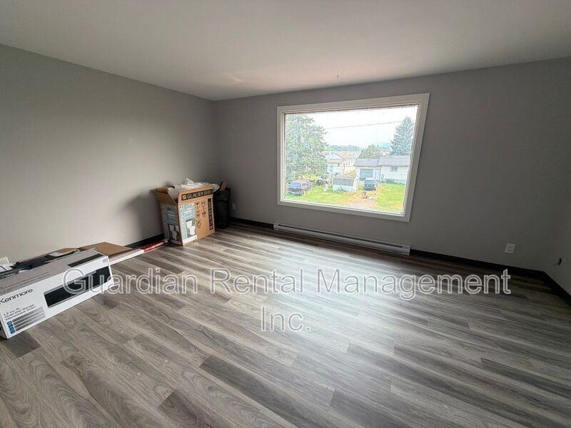 140 Frederica St E #3 - Photo 7 of 15