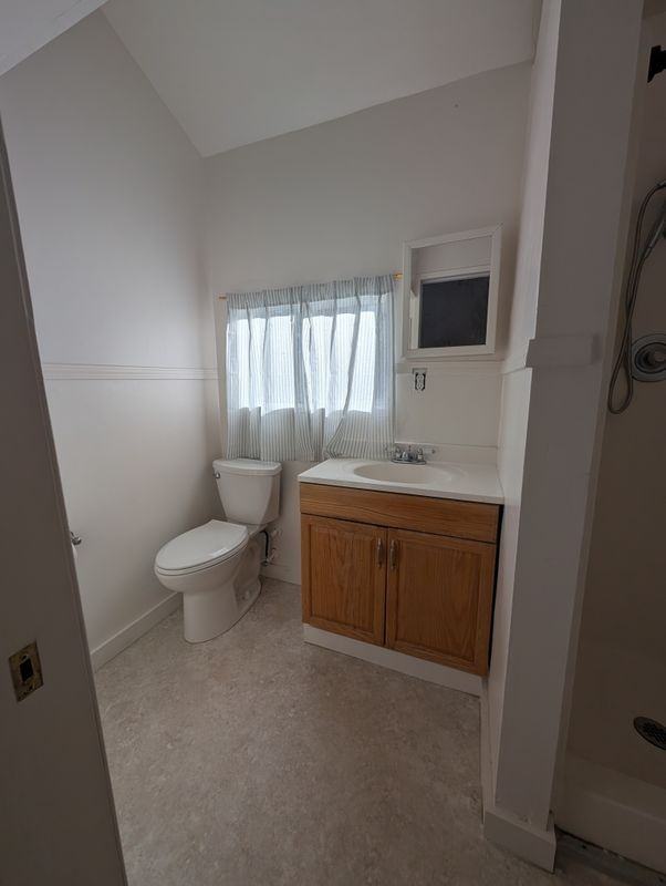 350 Primrose Ln - Photo 2 of 5