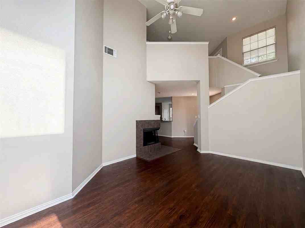 1414 Kingston Pl - Photo 4 of 15