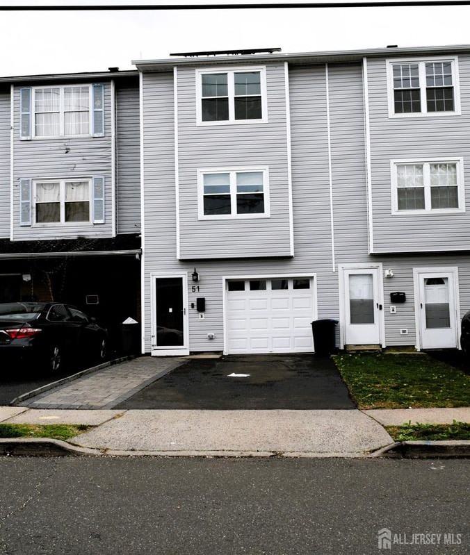 51 Larch St - Photo 2 of 32