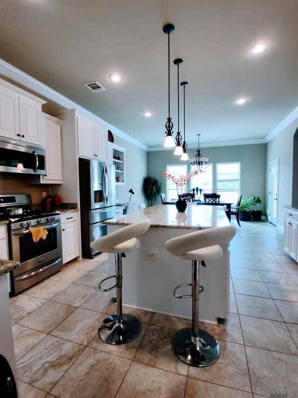 18081 Old Trail Dr - Photo 2 of 20