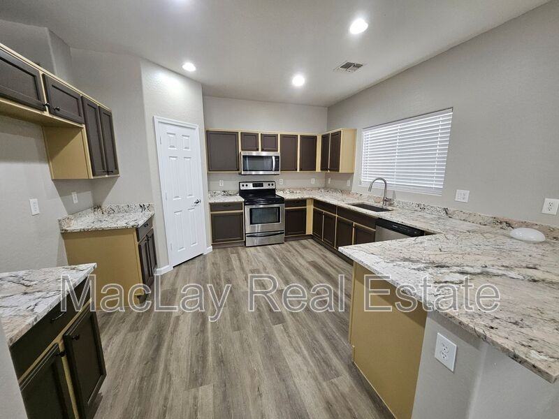 25850 W Pleasant Ln - Photo 3 of 25