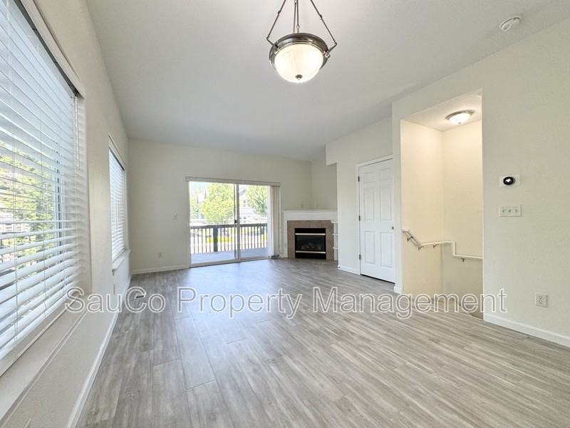 7839 Ne Kian Ln - Photo 4 of 23