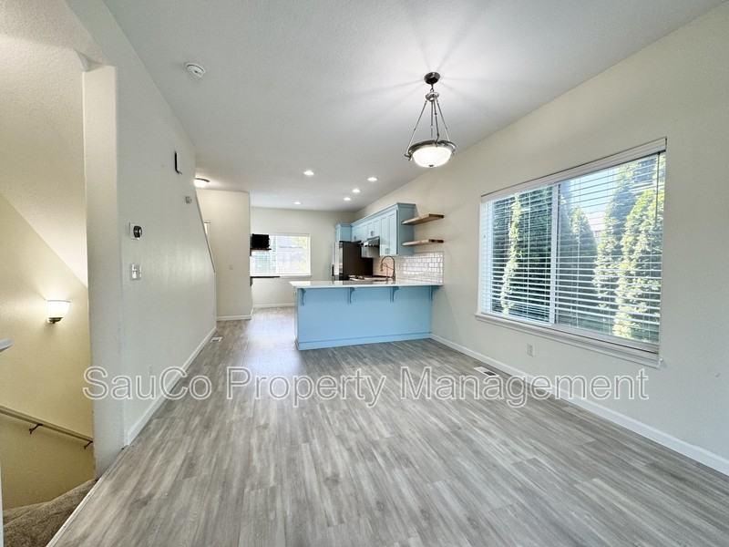 7839 Ne Kian Ln - Photo 6 of 23