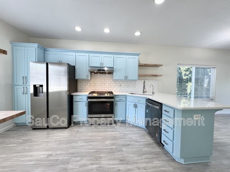 7839 Ne Kian Ln - Photo 7 of 23