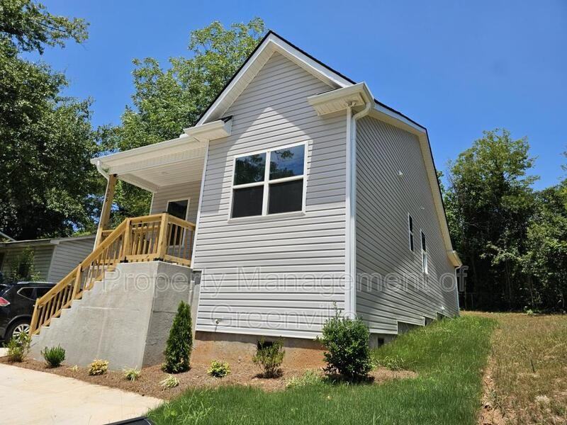 305 Appian Dr - Photo 2 of 19