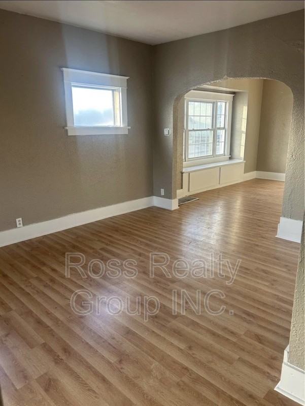 1403 Navarre Ave - Photo 2 of 16