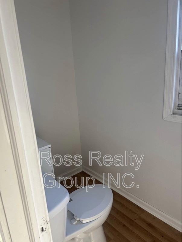 1403 Navarre Ave - Photo 7 of 16