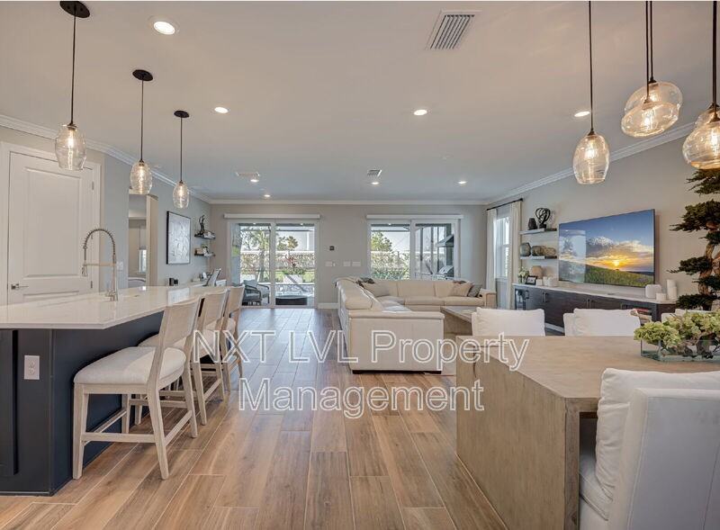 16112 Lakeland Dr - Photo 3 of 31