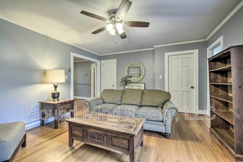 144 Parkwood Cir - Photo 5 of 35