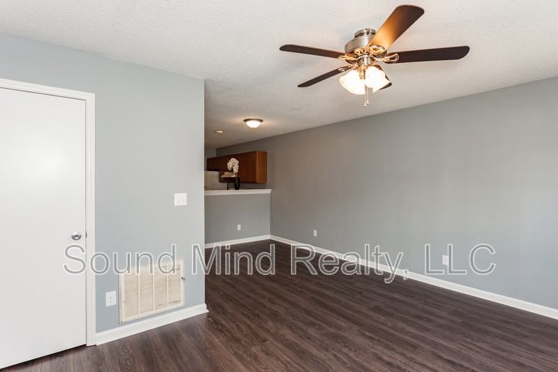 2809 Ferret Ct - Photo 4 of 24