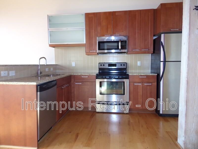 150 E Main St #611 - Photo 2 of 20