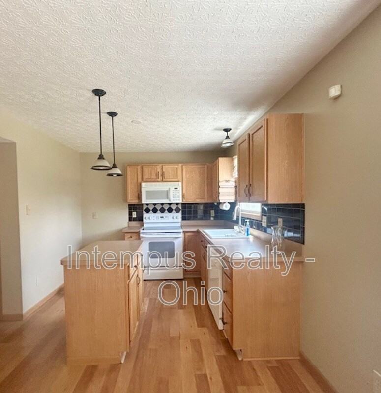 173 Niatross Pl - Photo 5 of 26