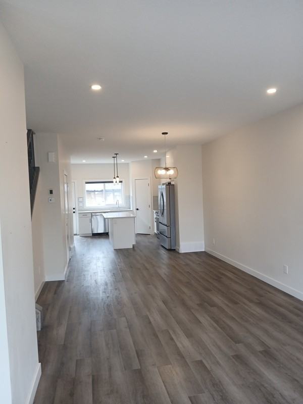 8331 76 Ave Nw - Photo 5 of 36
