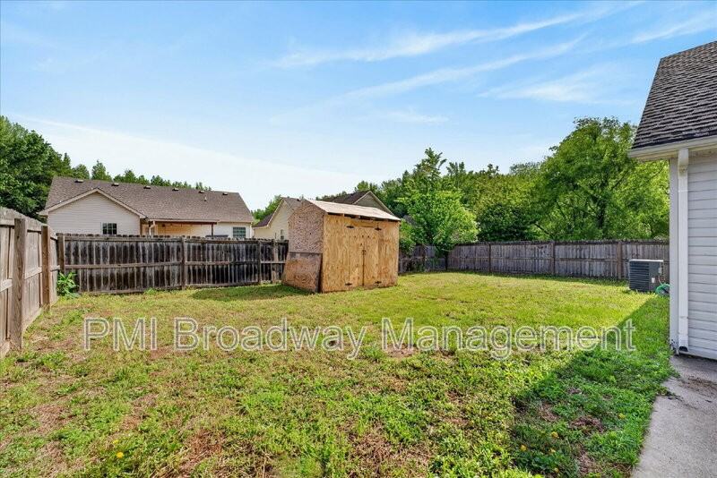 837 Shelton Cir - Photo 6 of 35