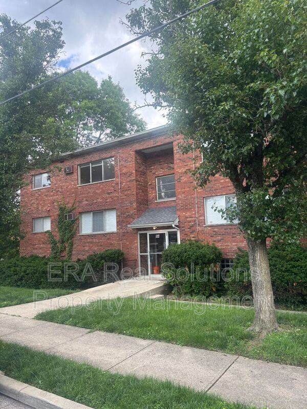 952 Seton Ave - Photo 2 of 6