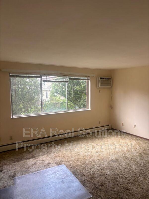 952 Seton Ave - Photo 3 of 6